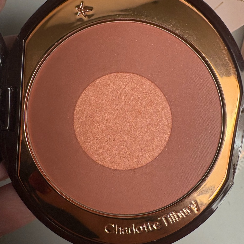 Charlotte Tilbury CHEEK TO CHIC SWISH &GLOW BLUSHER PILLOW TALK - Picture 3 of 3